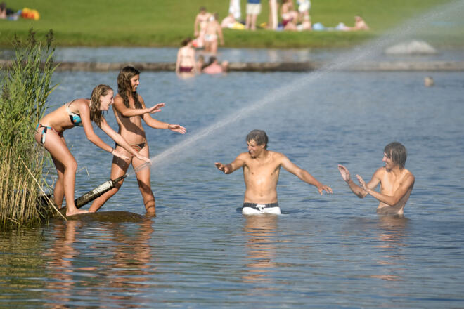 Frische Abkühlung an heißen Sommertagen beim Hollersbacher Badesee