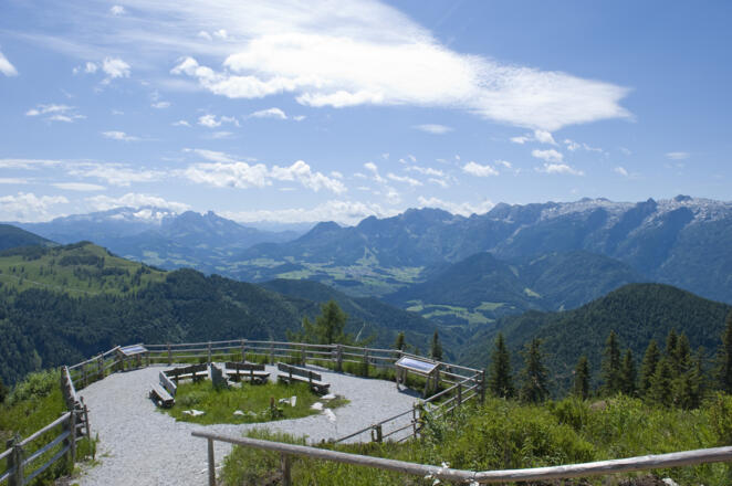 Aussichtsplattform am Trattberg - Aussicht bis zum Dachstein
