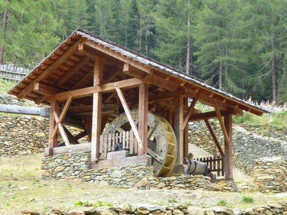 Wasserrad oberhalb des Bergwerks