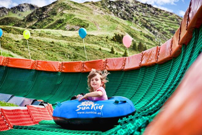 Kindertubing