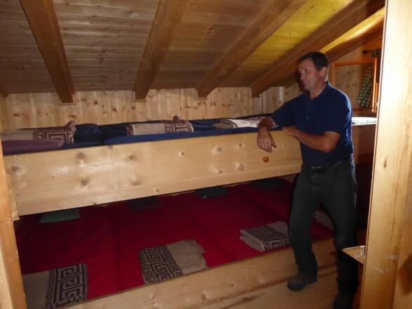 Hermann Klammer in seinem Matratzenlager - Hermann Klammer nel suo dormitorio