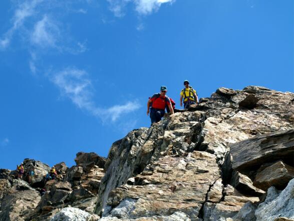 Abstieg am NW-Grat kurz vor dem Depot