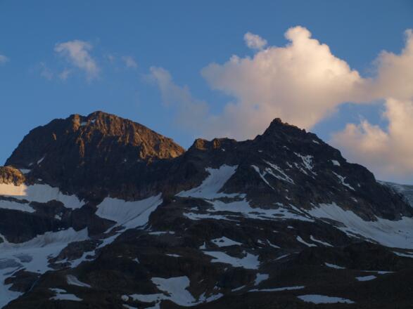 Wiesbadener Hütte, Sonnenuntergang am Piz Buin 