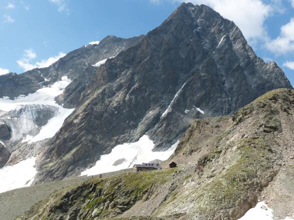 Kaunergrathütte mit Wazespitze