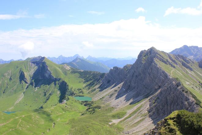 Rechts die Lachenspitze, Links die Schochenspitze