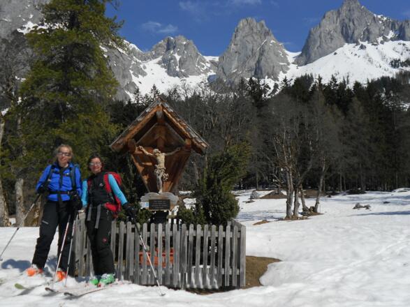 Wegkreuz Nähe GH Mahdegg