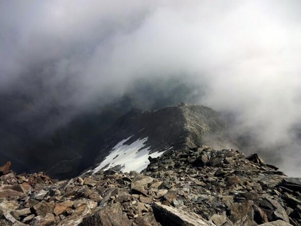 Blick zurück zum Grat vom Gipfel aus gesehen