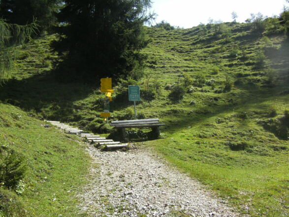 Aufstieg im Almgelände