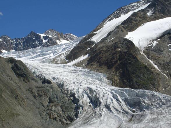 Der Taschachgletscher - eindrucksvoll schlängelt er sich von der Wildspitze ins Tal