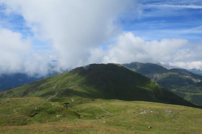 Vom Gipfel des Eggerberg blicken wir zum letzten Gipfel den Leitnerberg