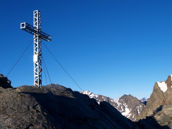 Gipfelkreuz auf der Schöntalspitze.
