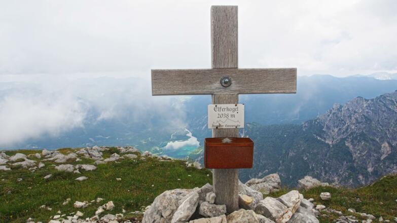 Ausblick vom Elferkogel (2038 m) auf den Almsee