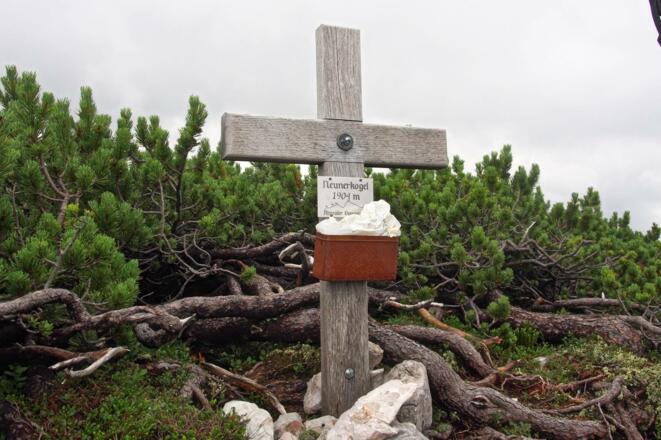 Gipfelkreuz des Neunerkogels (1904 m)