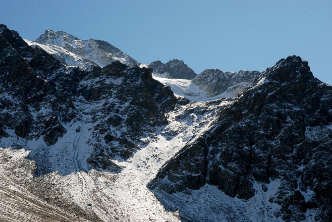 Rückblick zur Hohen Geige über dem Kapuzinerjoch