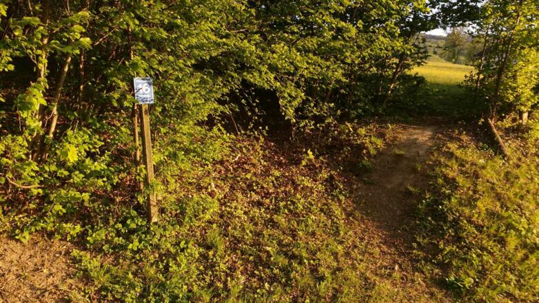 Alte Markierungstafel