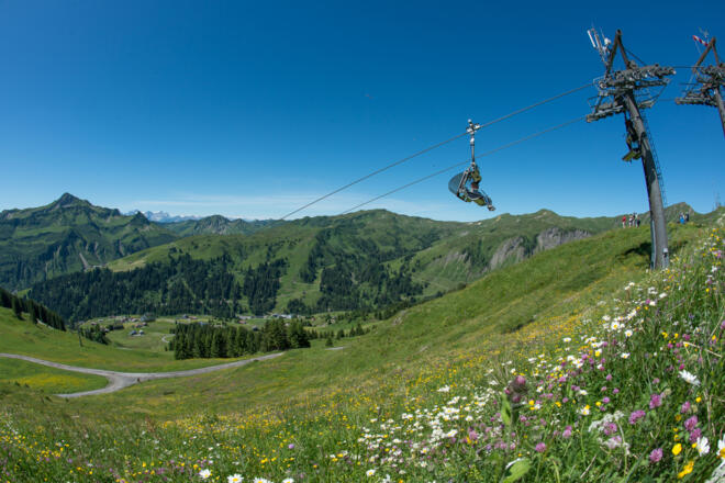 Uga Express mit Aussicht nach Damüls