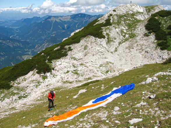 Der Zwölferkogel bietet auch ein großzügiges und optimales Startgelände für aufstiegsorientierte Flugsportler