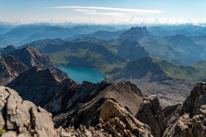 Atemberaubender Blick vom Gipfel Richtung Lünersee.