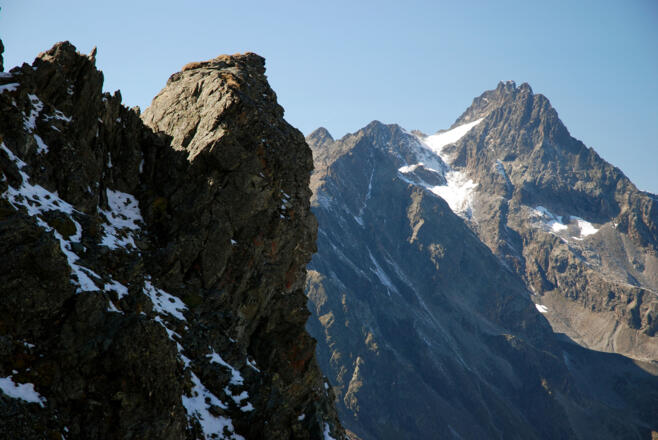 Vom Kapuzinerjoch blicken wir zur Rofelewand im Kaunergrat