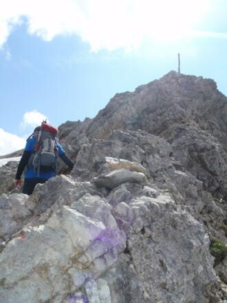 Kletterei im Nord-Ost Grat kurz vor dem Gipfel
