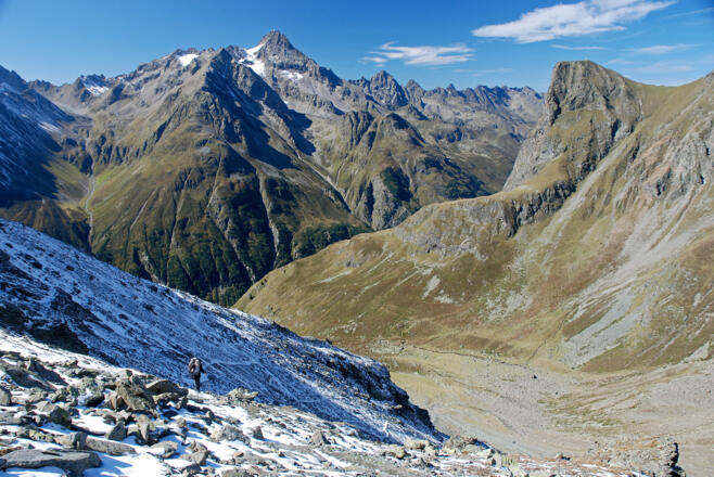 Blick zur Rofelewand im Kaunergrat und zum Sturpen