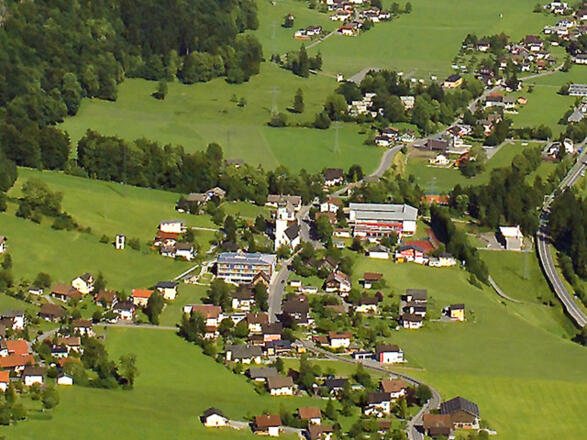 Pfarrkirche Hl. Nikolaus - Flugaufnahme