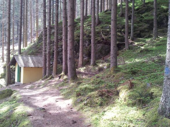 Augustinkapelle mit kleiner Quelle