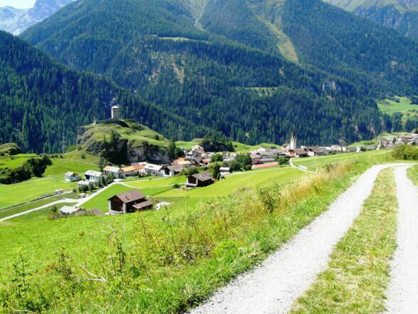 Blick auf Ardez vom Norden