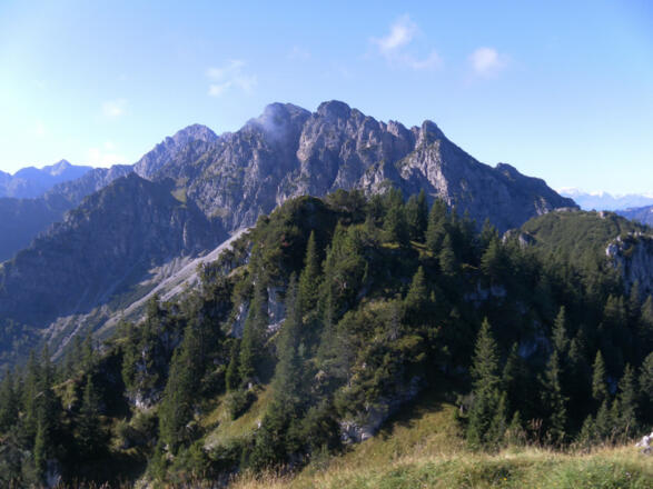 Zewas Heilspitze, dahinter Hohe Köpfe