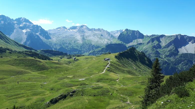 Ausblick auf die Biberacherhütte