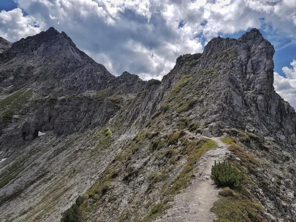 Auf der Kranzlhöhe: Beginn des ausgesetzten Weges aufs Meregg