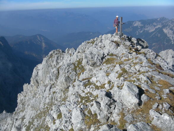 Gipfelkreuz vom höchten Punkt der Hinteren Karlspitze