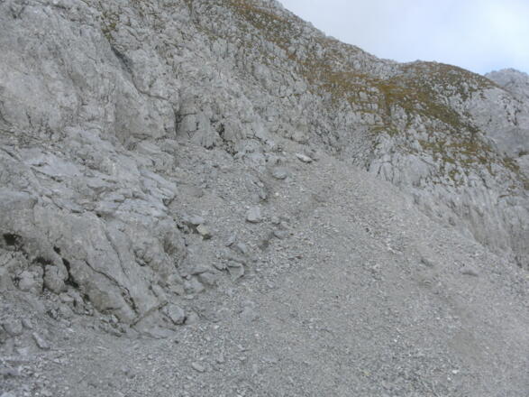 Einstiegspfad unter dem Ellmauer Tor