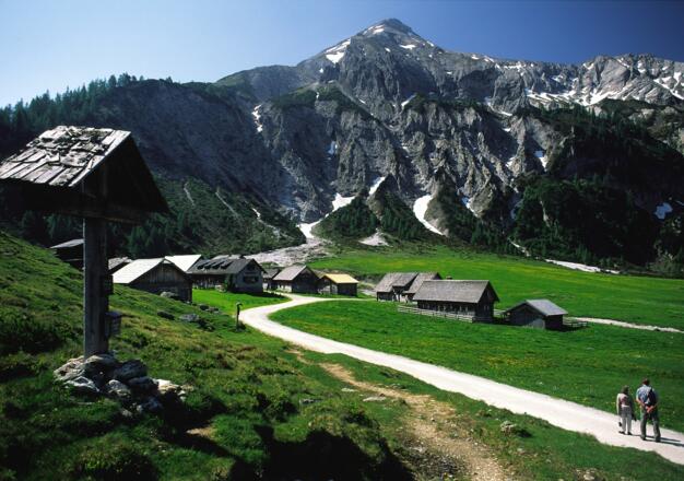 Die Ursprungalm am Fuße der Steirischen Kalkspitze