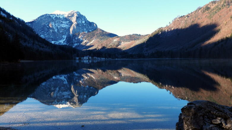 Blick über den Langbathsee zum Brunnkogel