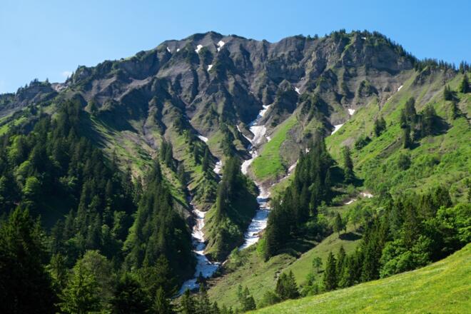 Blick auf die NO-Kante des Alpkopfs