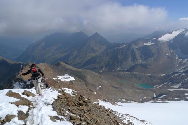 Blick hinunter auf den mittleren Teil des Aufstiegs