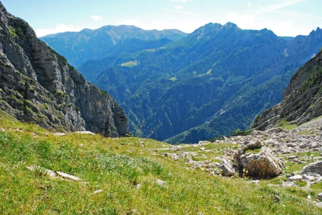 Blick aus dem oberen Finsterriegelkar auf Hochmölbling (links) und Hirscheck (Mitte rechts)