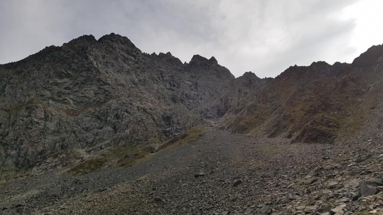 Hohe Villerspitze - rechts davon das Große Horntaler Joch