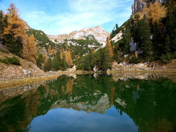 See am Tiefpunkt 1780 m mit Hochissblick