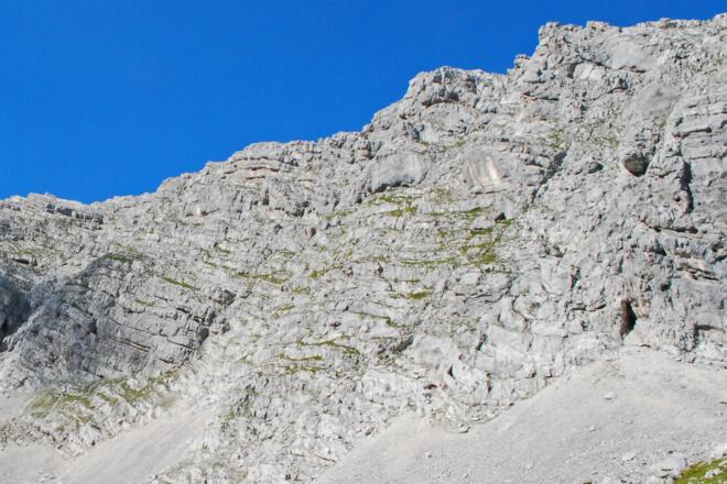 Die Abstiegsroute vom Barndleck ins Turmtal führt …