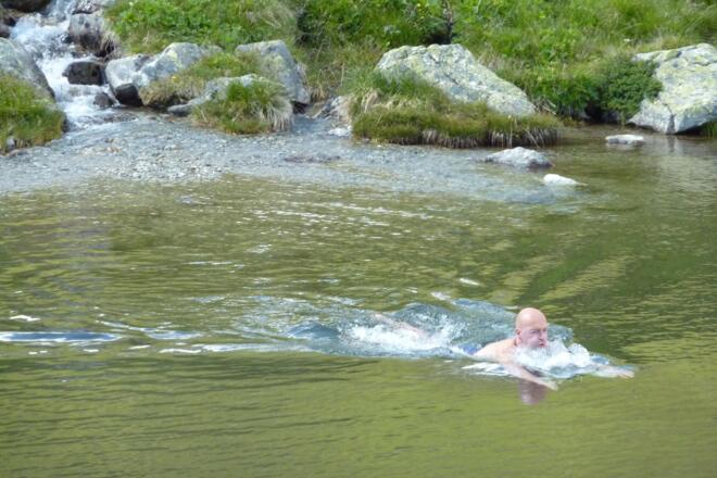 Im Naturschwimmbad an der Friedrichshafener Hütte