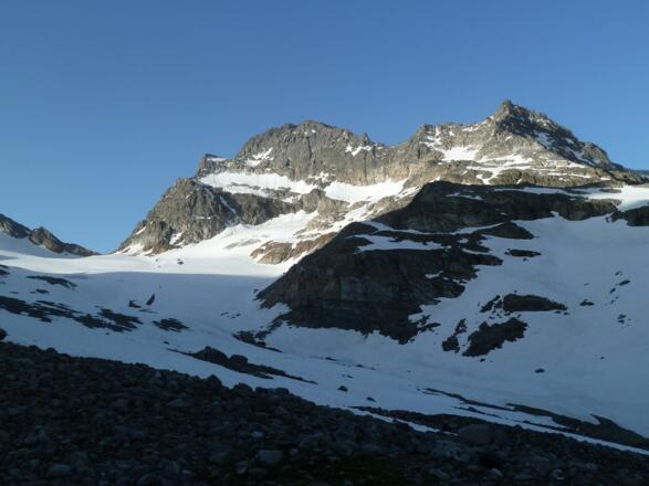 Vermuntpass, Piz Buin und Wiesbadener Grätle liegen bereits in der Sonne