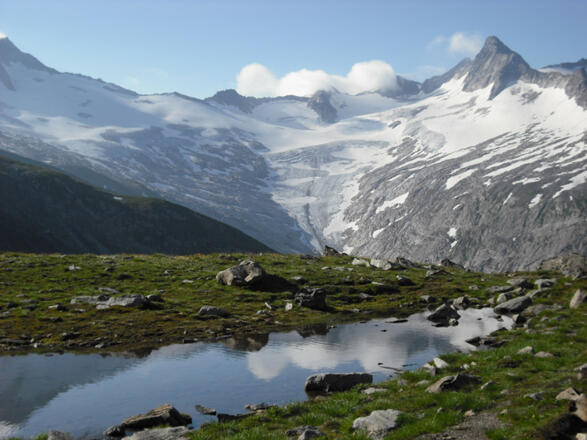 500 hm nach dem Abmarsch an der Berliner Hütte bietet sich die erste Gelegenheit zur Erfrischung.