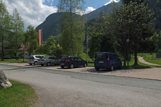 Parkplatz für fünfzehn Stellplätze