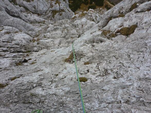 Zustiegsseillänge vom Führerweg zum Einstieg der Kaindlrinne