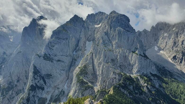 Predigtstuhl, Fleischbank, Totenkirchl (von links nach rechts) und im Hintergrund rechts die Elmauer Halt