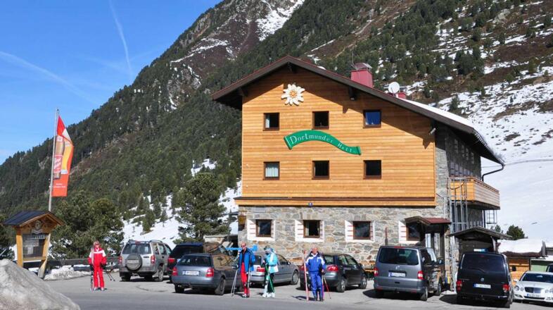 Dortmunder Hütte im Winter-