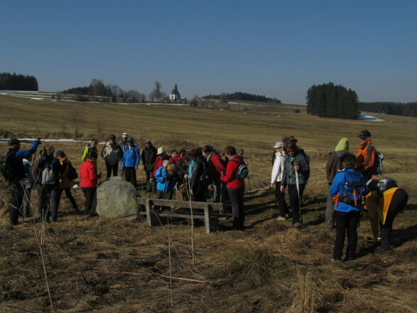Feldaistursprung mit Kirche St. Michael