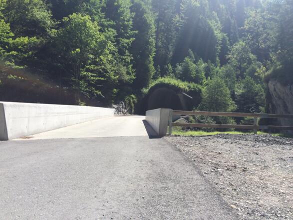 Tunnel gibt es einige